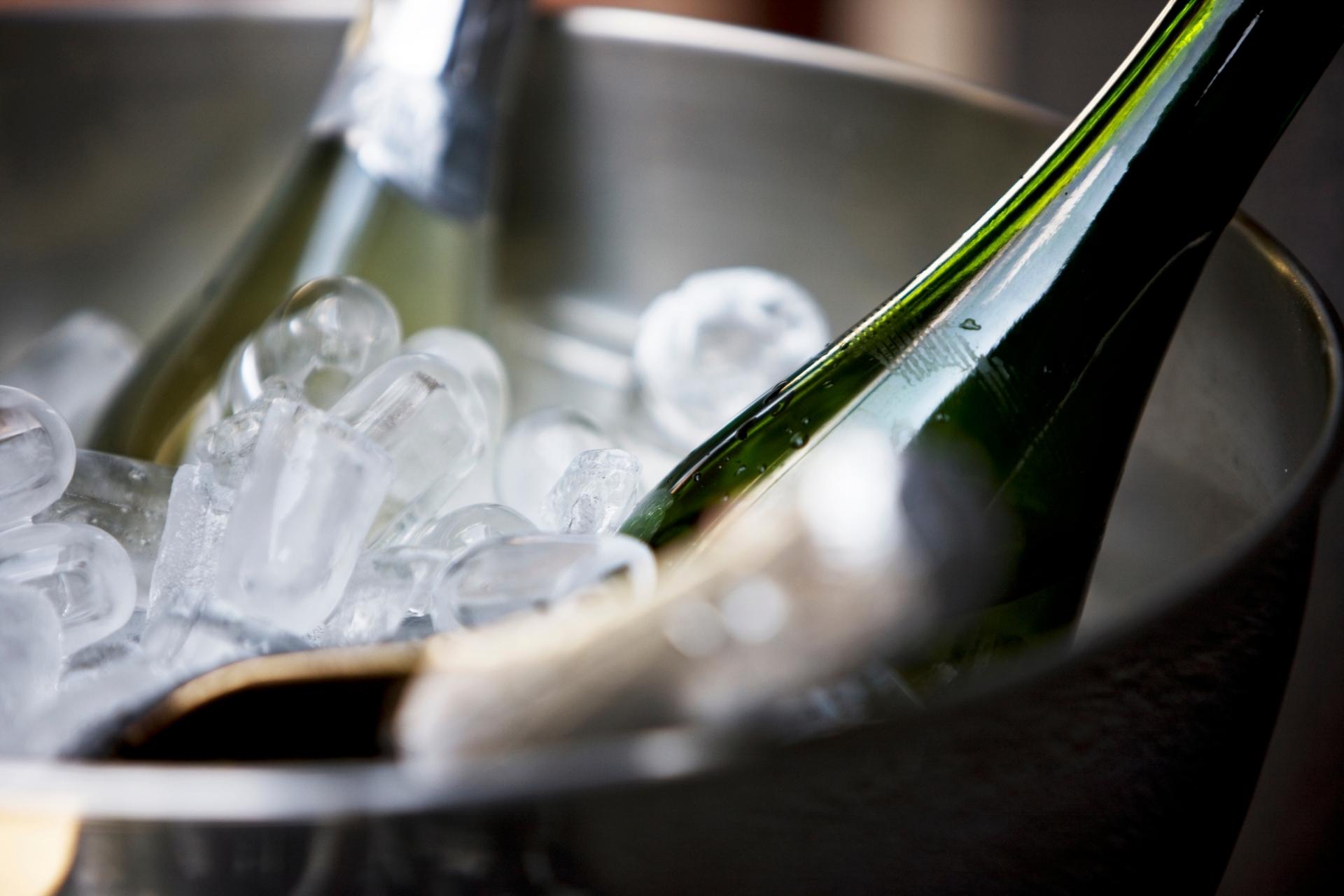 ดื่มไวน์ที่ไทยต้องเตรียมอุณหภูมิไวน์อย่างไร⁠⁠ - Feature Image
