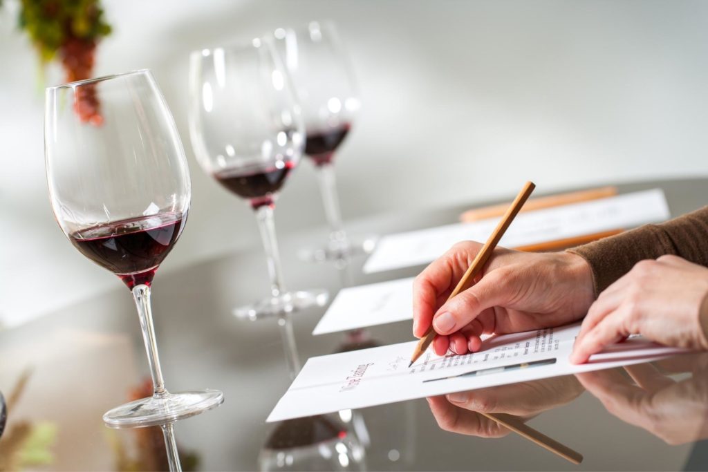 เขียนไวน์เทสติ้งโน้ต (Wine Tasting Note) อย่างไรให้พัฒนาการรับรสไวน์ให้ดีขึ้นได้อย่างก้าวกระโดด